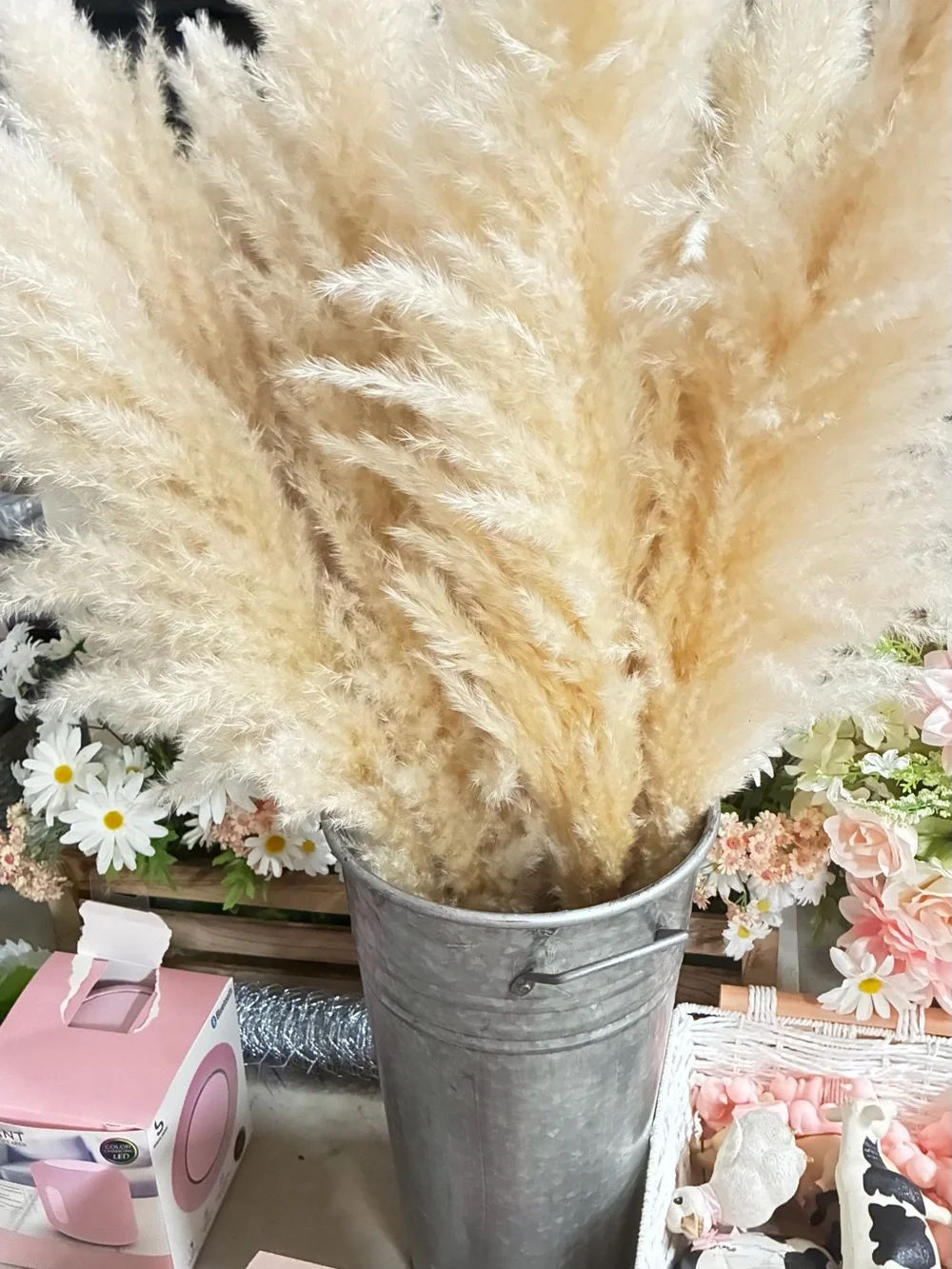 Decorative Pampas Grass Bouquet in Cream - Home Accents. Stems only.